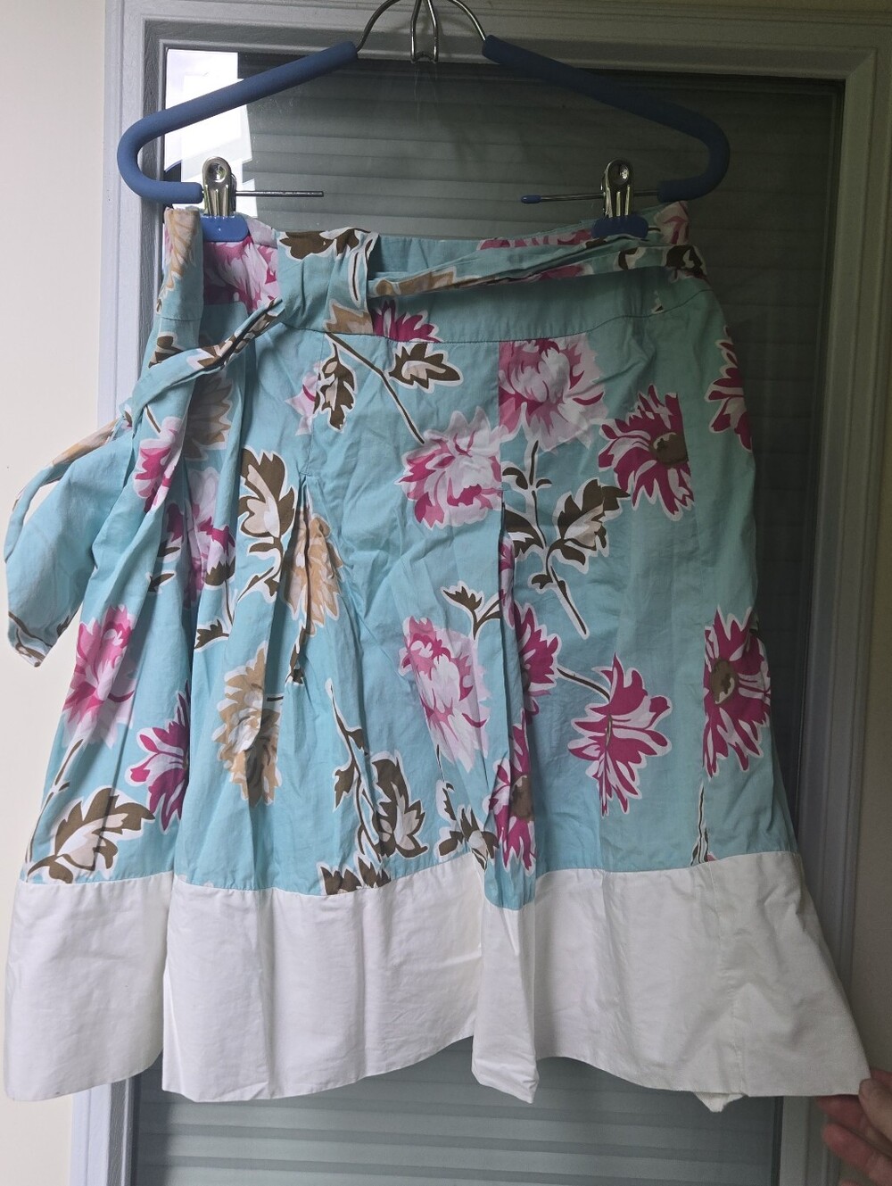 Floral Tie-Waist Midi Skirt in Aqua and White